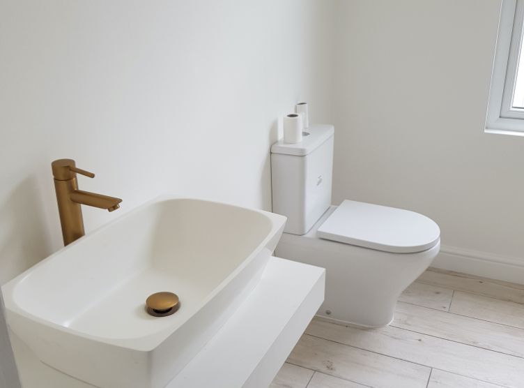 bathroom plumbing London